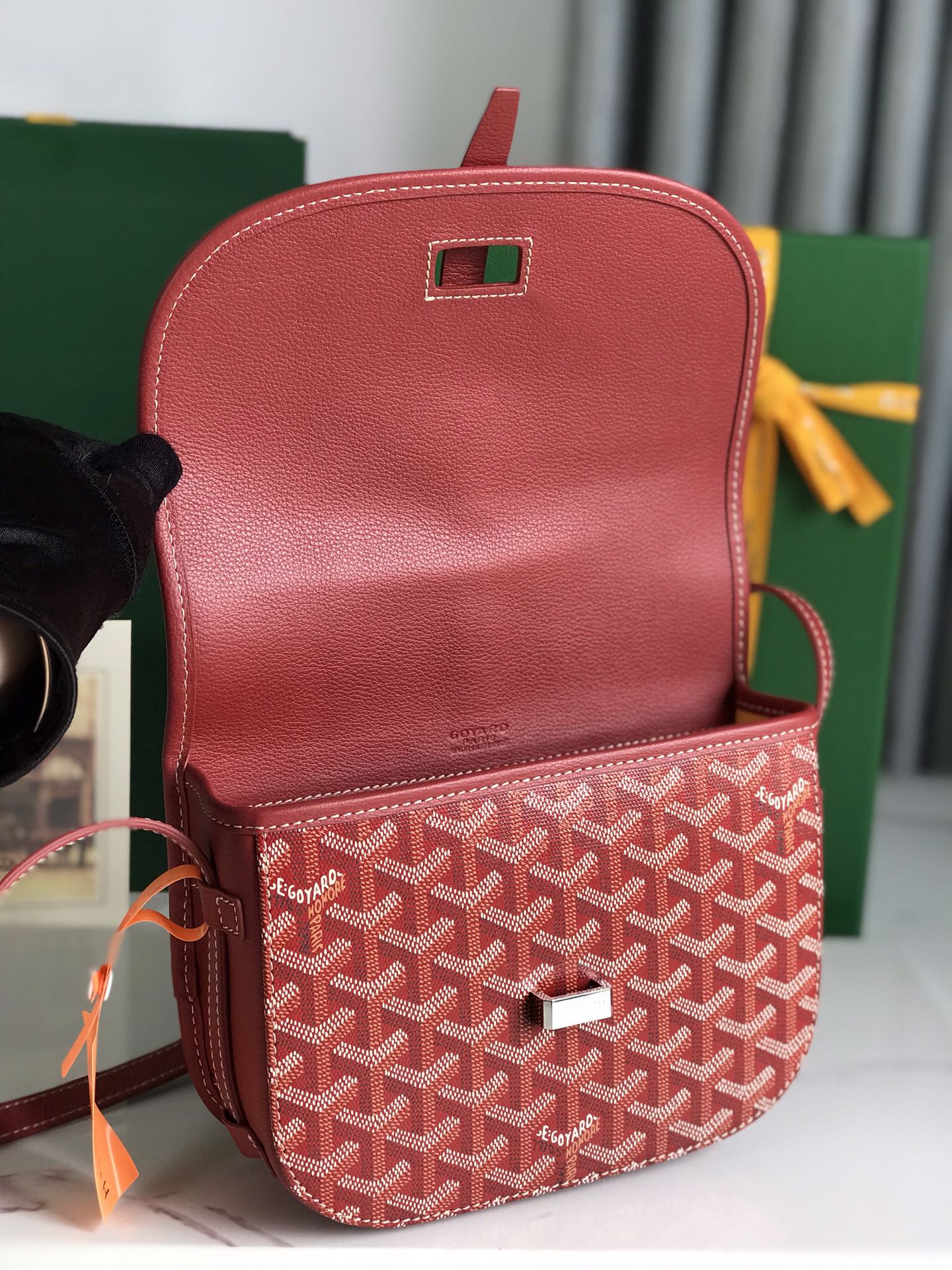 Belvedere MM Shoulder Bag In Burgundy